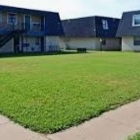 2 Bed/ 1 Bath Next To Ft. Sill Apartment ลอว์ตัน ภายนอก รูปภาพ